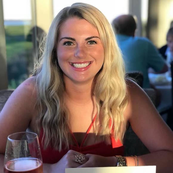 Meet your Posher, Danielle - Picture 1 of 1